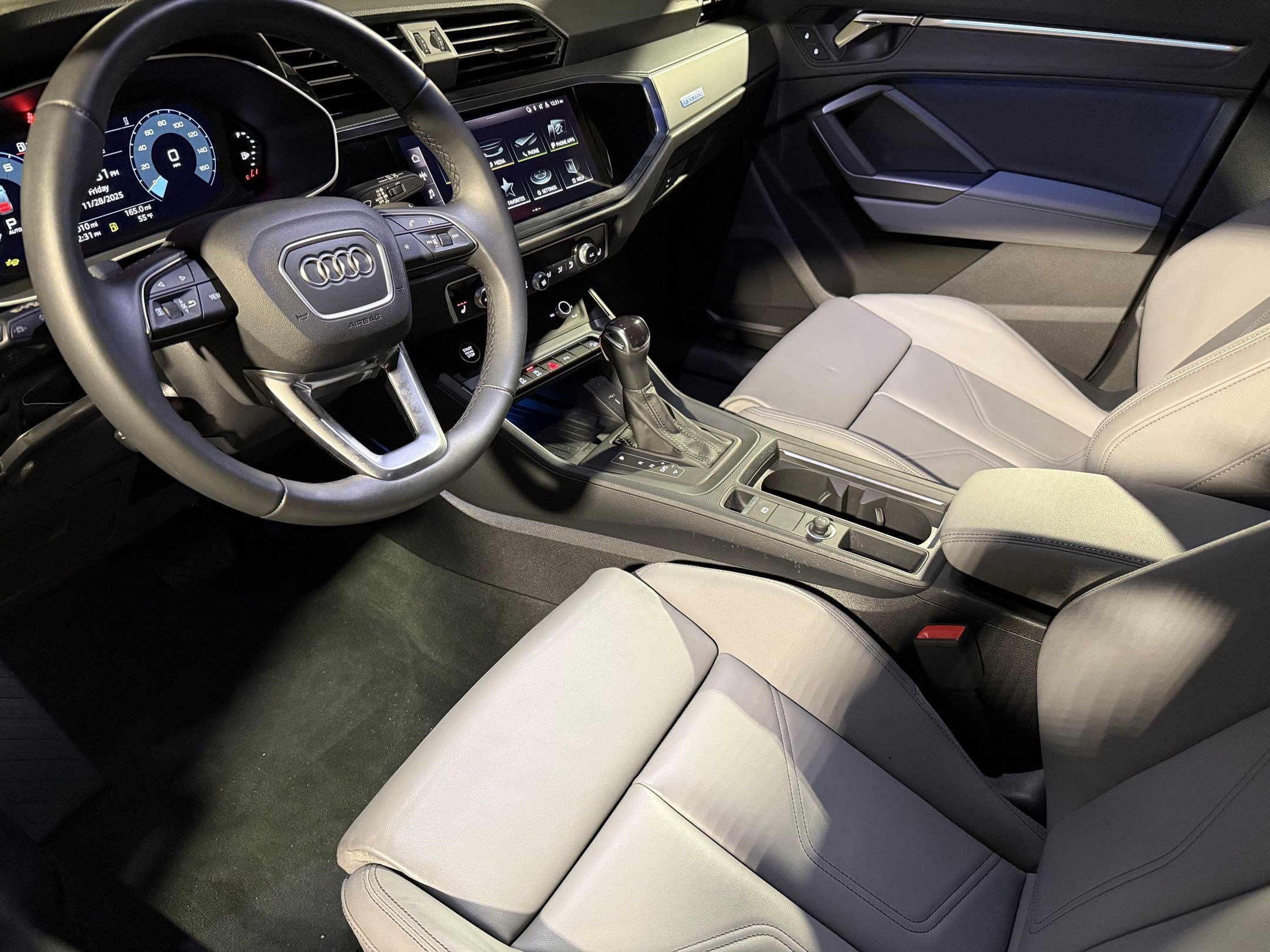 2024 Audi Q3 S line Premium Plus 45 TFSI photo 4