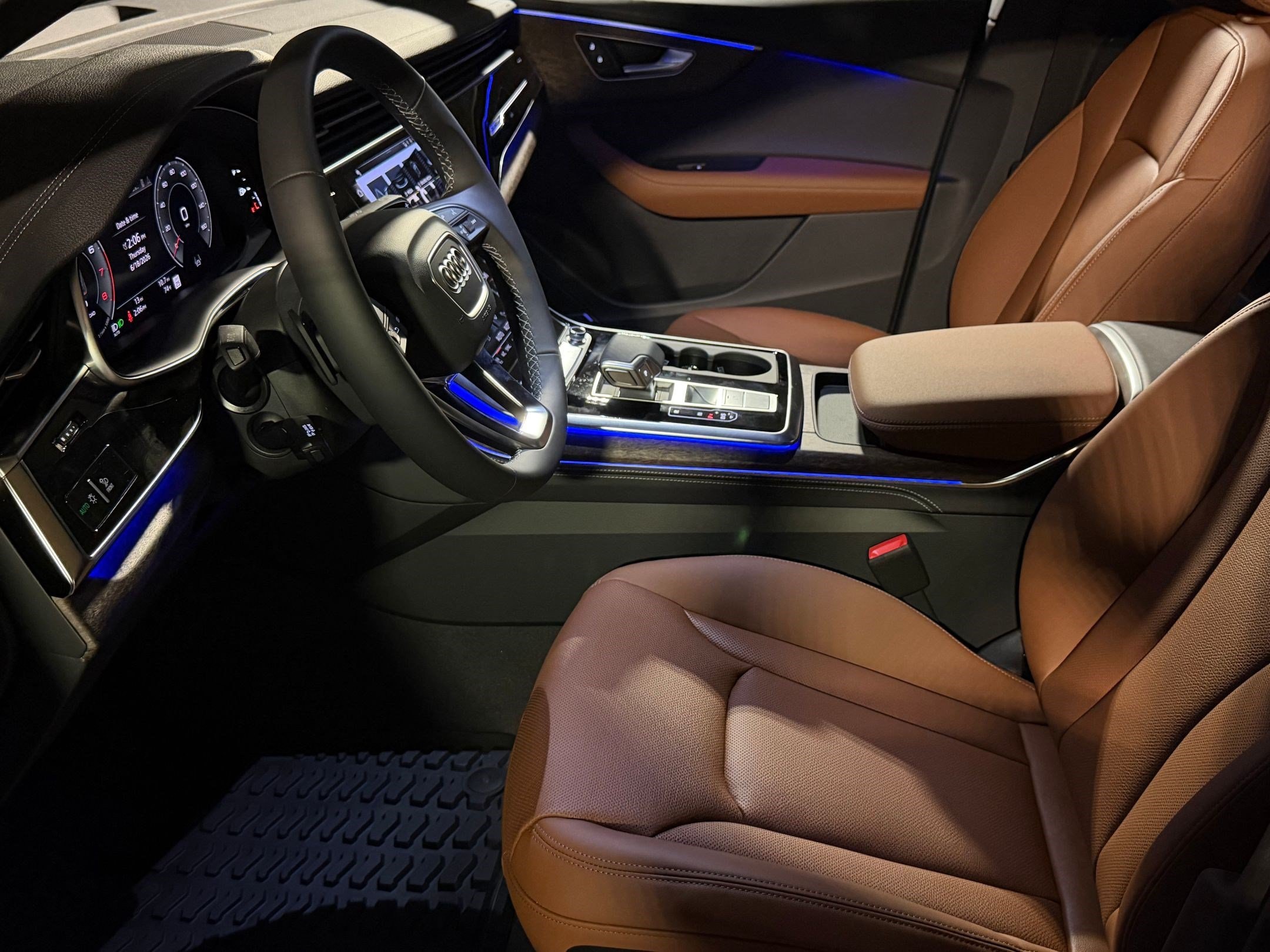 Q8 Premium Plus SUV