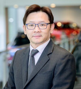 Staff member Steven Fong from cfc2e8099e45
