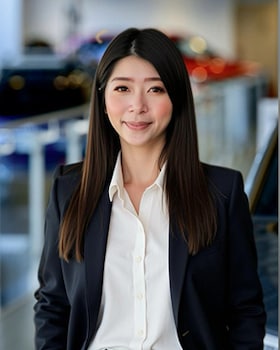 Staff member Halliee Ng from 3cdd768f3c80