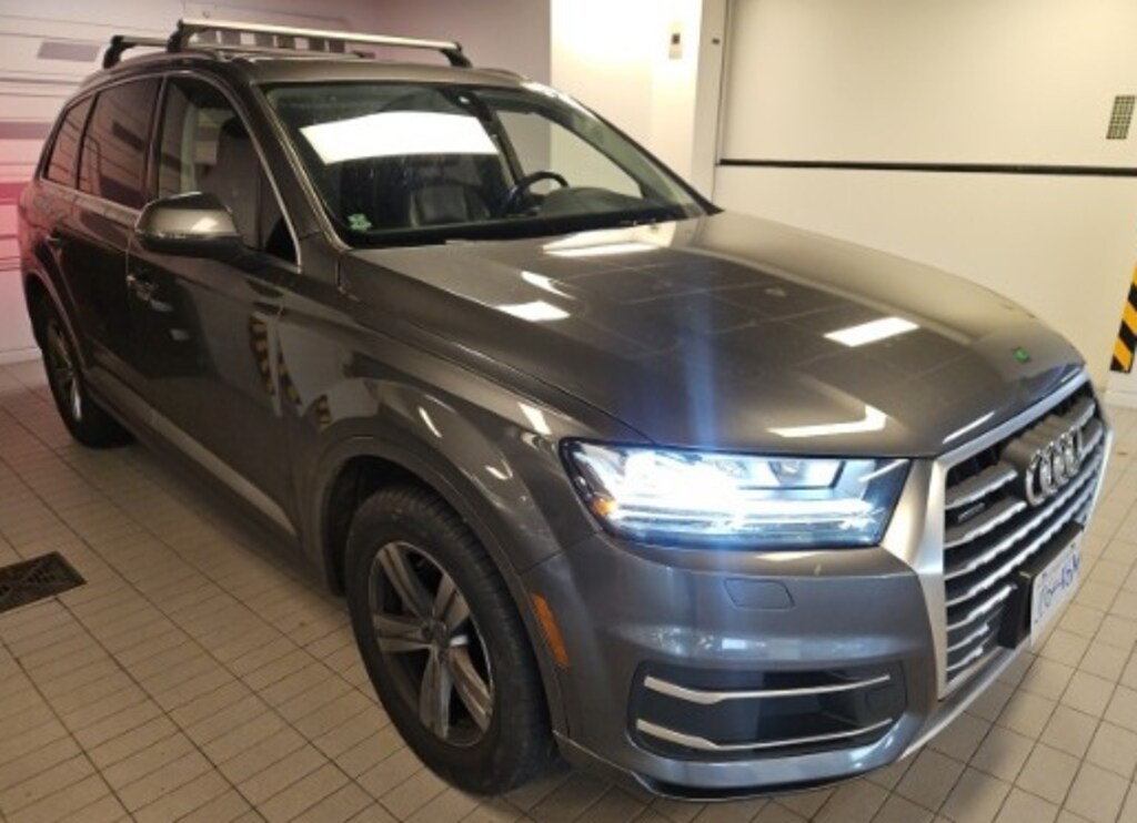 Used 2019 Audi 2.0T Komfort Quattro | Heated Leather | AWD SUV