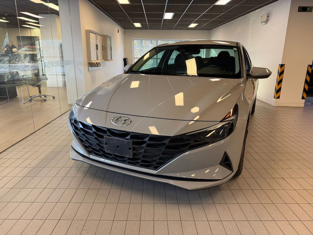 Used 2021 Hyundai Preferred IVT | Heated Cloth Seats | Apple/Android CarPlay Sedan