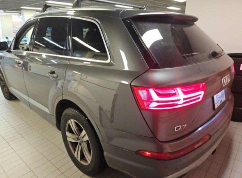 Used 2019 Audi 2.0T Komfort Quattro | Heated Leather | AWD SUV