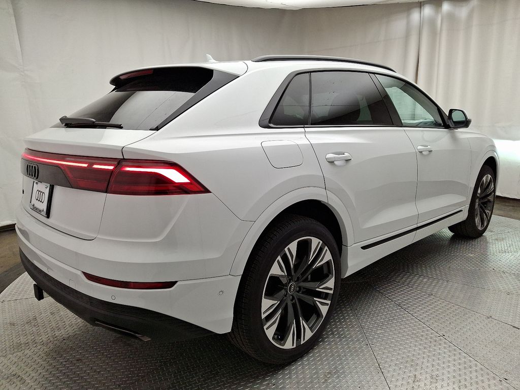 2025 Audi Q8 55 Premium photo 3