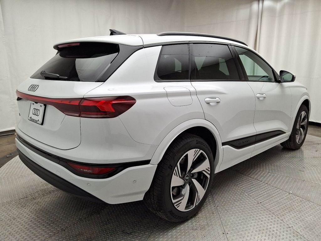 2025 Audi Q6 E-tron Premium Plus photo 3