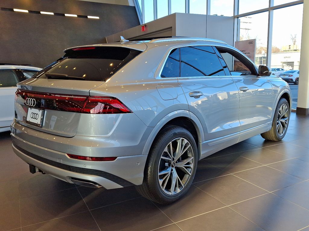 2025 Audi Q8 55 Premium photo 4