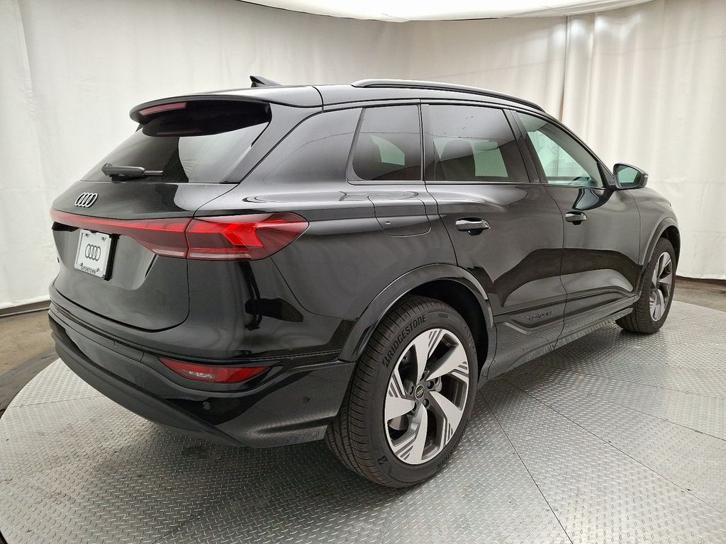 2025 Audi Q6 E-tron Premium Plus photo 3