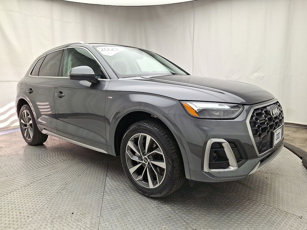 2022 Audi Q5 45 S line Premium photo 2