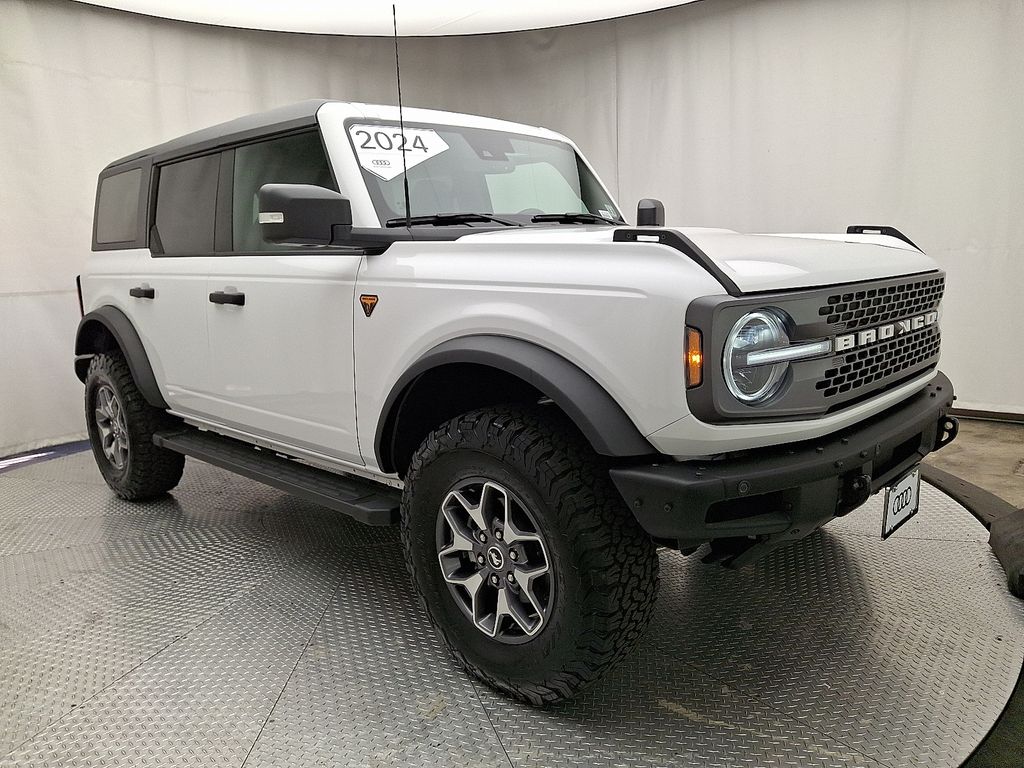 2024 Ford Bronco Badlands photo 3