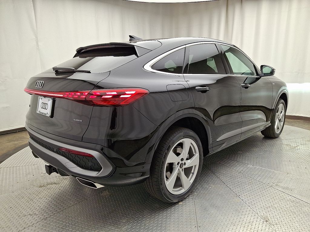 2025 Audi Q5 2.0T Premium Plus photo 3
