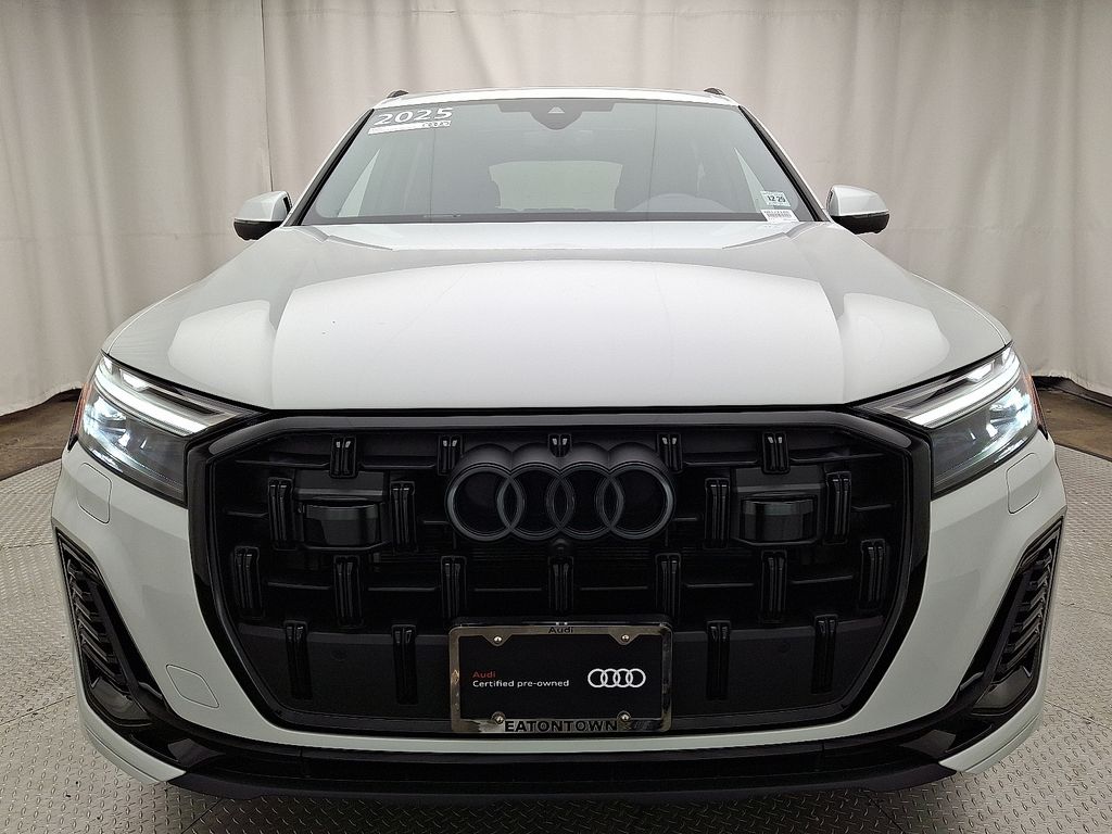 2025 Audi Q7 45 Premium Plus photo 2