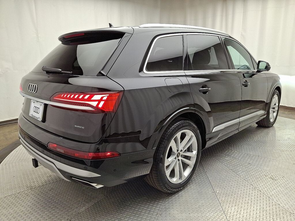 New 2026 Audi Q7 55 Premium SUV