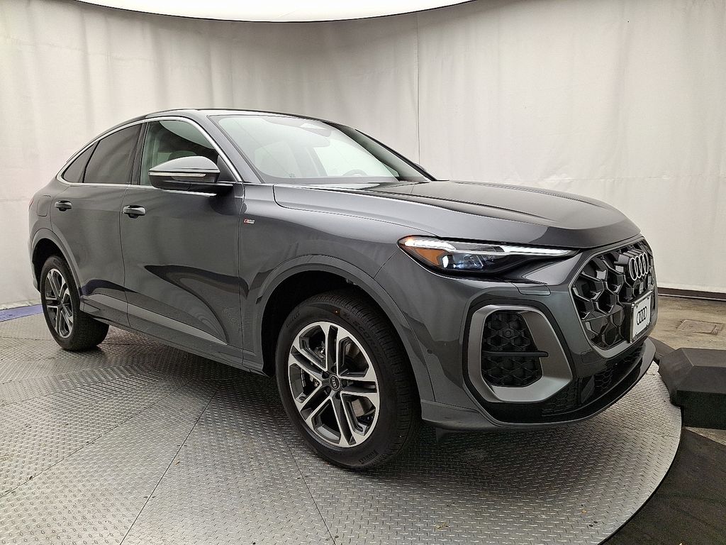 2025 Audi Q5 2.0T Premium Plus photo 2