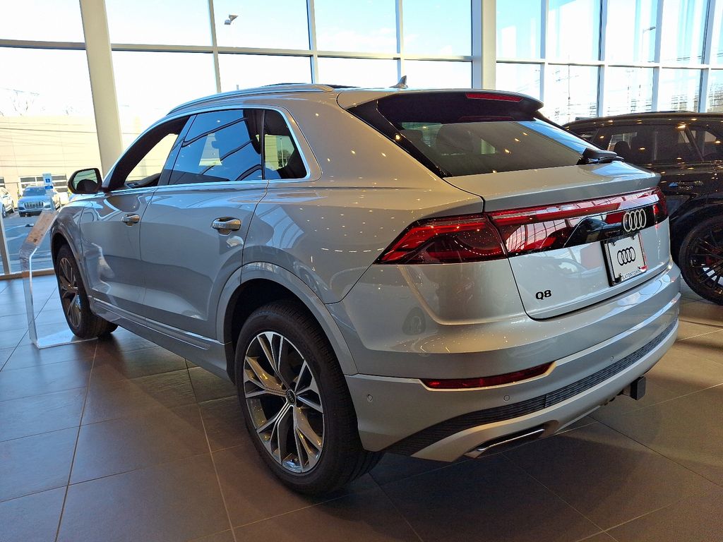 2025 Audi Q8 55 Premium photo 3