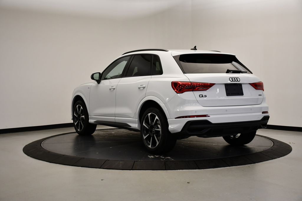 2025 Audi Q3 45 TFSI S line Premium Plus photo 2