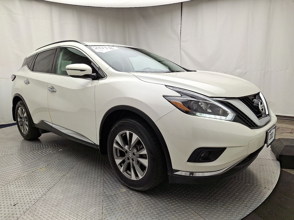 2018 Nissan Murano SV photo 2