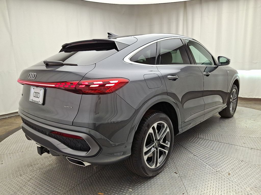 2025 Audi Q5 2.0T Premium Plus photo 3