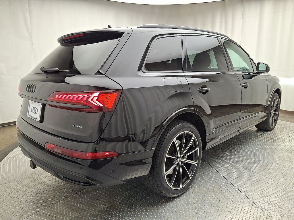 2023 Audi Q7 55 Premium Plus photo 4