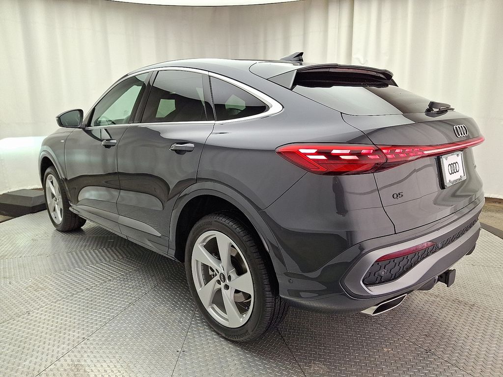 2025 Audi Q5 2.0T Premium Plus photo 4
