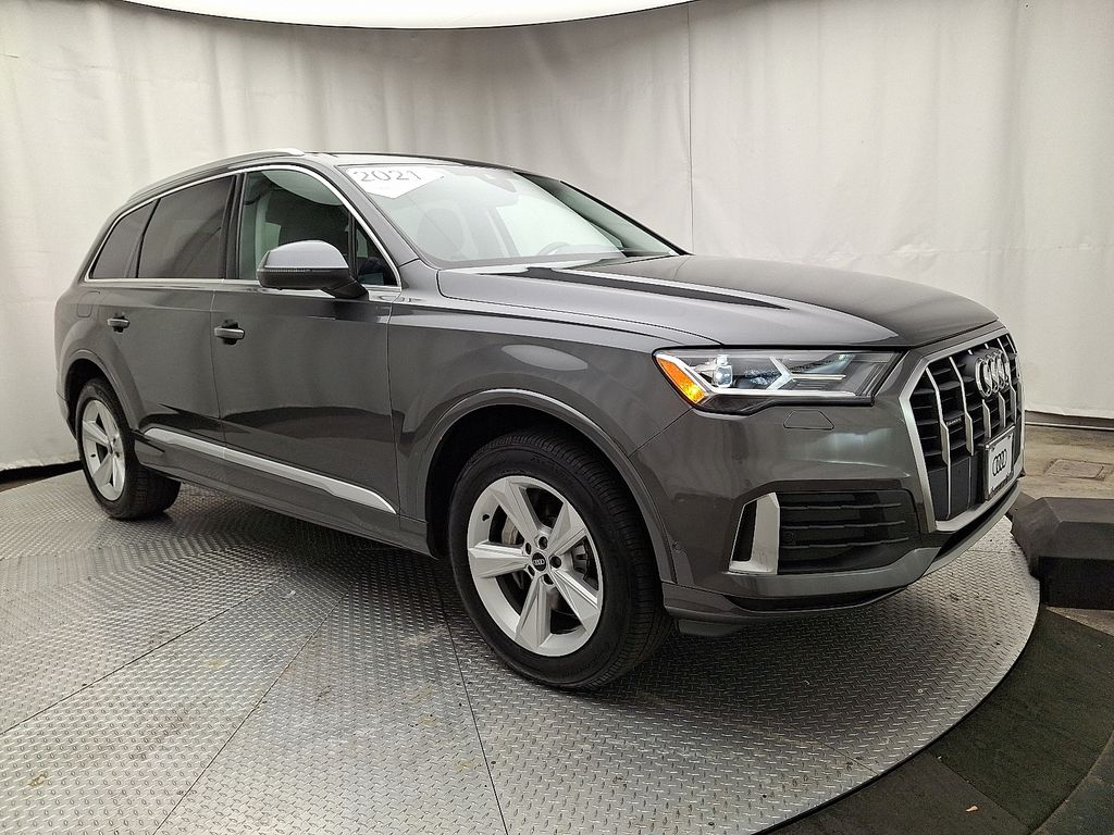 2021 Audi Q7 45 Premium photo 2