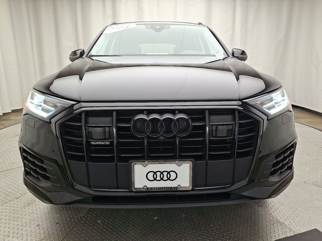 2023 Audi Q7 55 Premium Plus photo 2