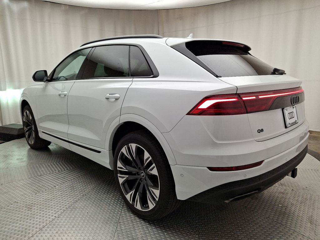 2025 Audi Q8 55 Premium photo 4