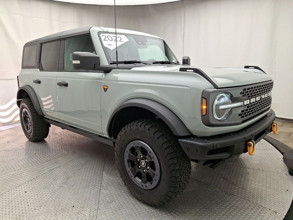 2022 Ford Bronco Badlands photo 3