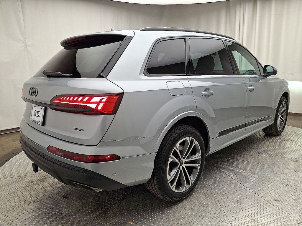 New 2026 Audi Q7 Premium SUV