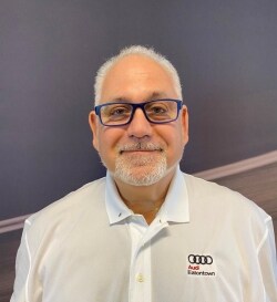 Staff member Cliff Neubart from ID_fd784cefef76