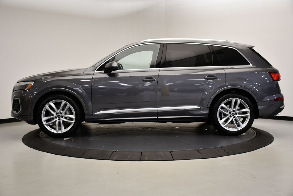 2025 Audi Q7 55 Premium Plus photo 2