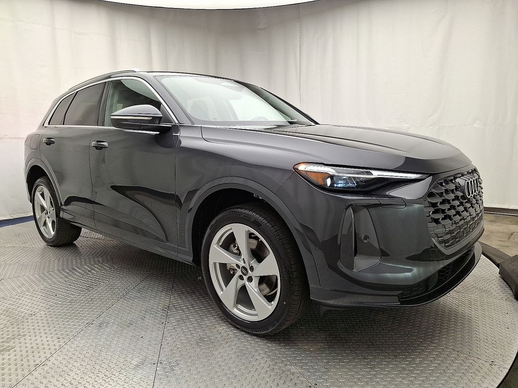 2025 Audi Q5 2.0T Premium Plus photo 2