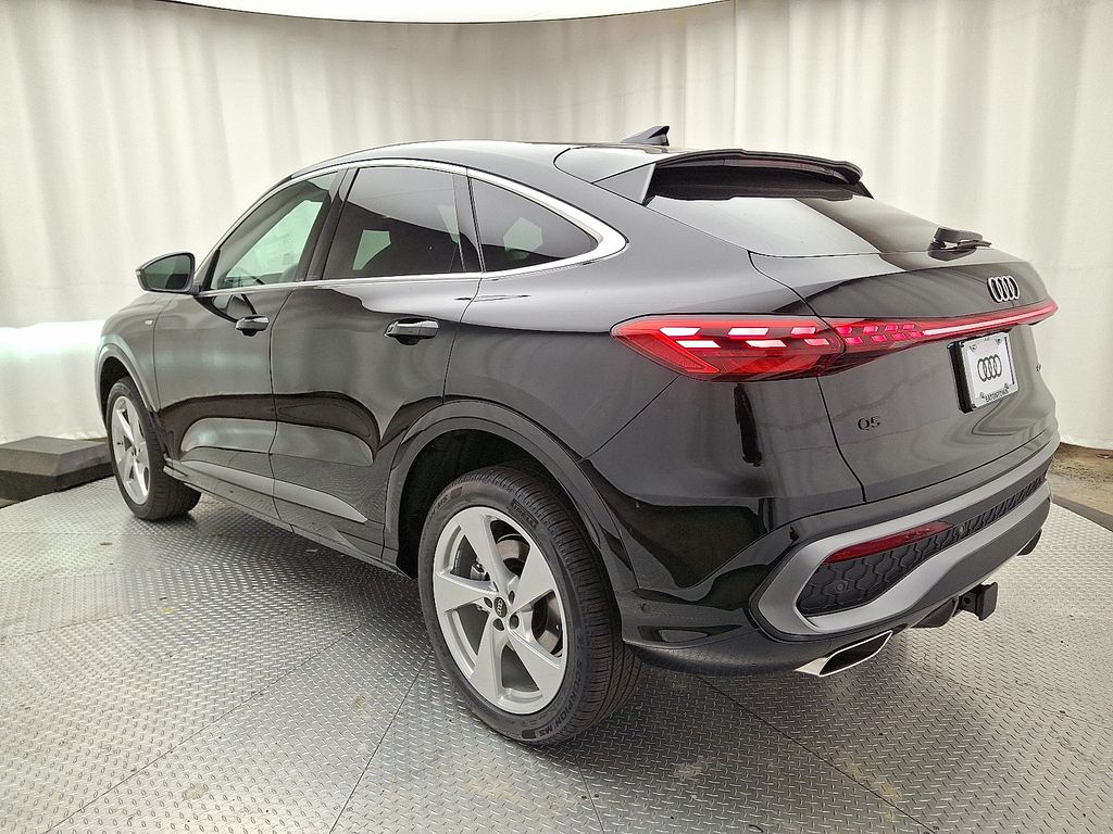 2025 Audi Q5 2.0T Premium Plus photo 4