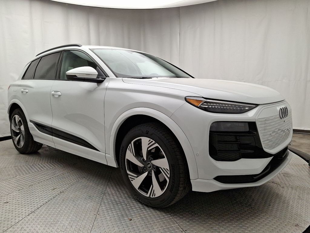 2025 Audi Q6 E-tron Premium Plus photo 2