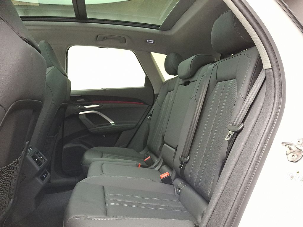 2025 Audi Q5 Premium Plus - Photo 6