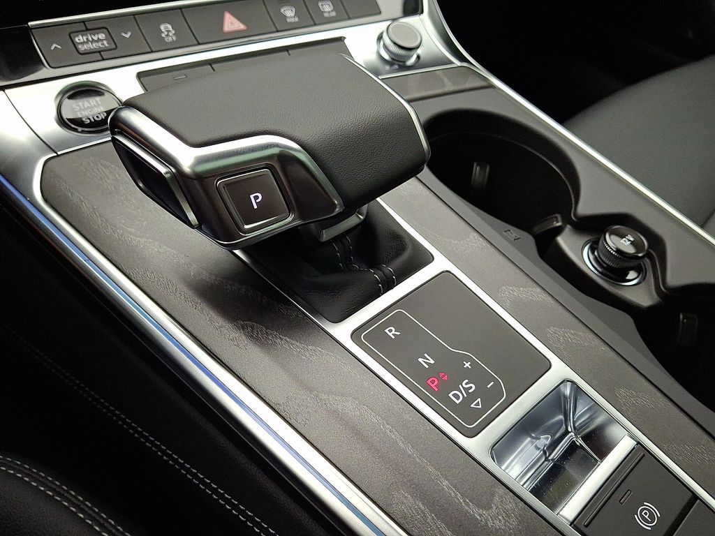 2025 Audi A6 Premium Plus - Photo 10