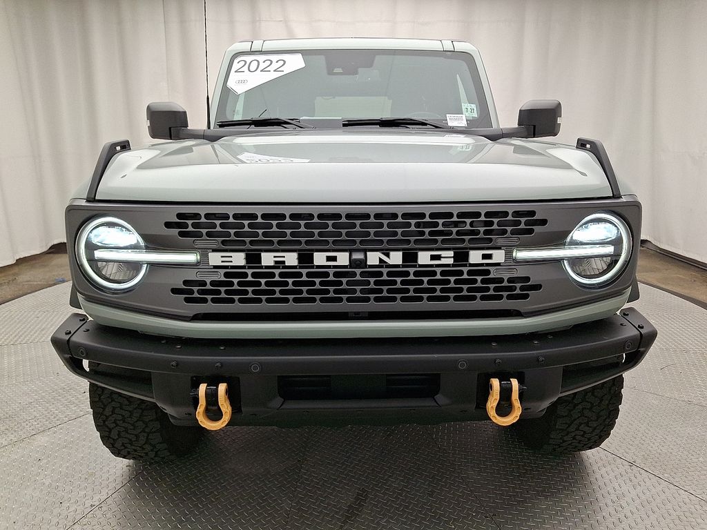2022 Ford Bronco Badlands photo 2