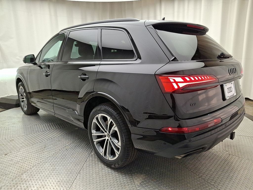 New 2026 Audi Q7 Premium SUV