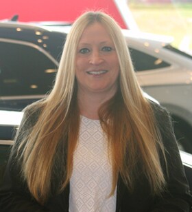 Staff member Cindy Goglia from ID_170fe9ee51d2