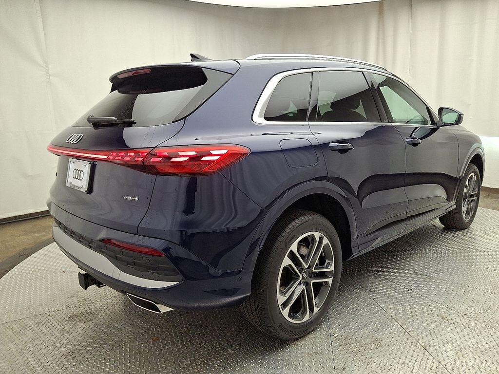 New 2025 Audi Q5 2.0T Premium SUV