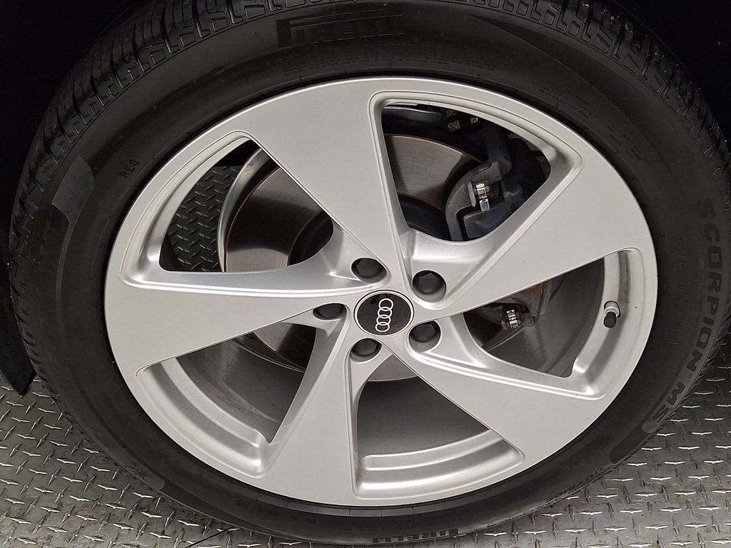 2025 Audi Q5 Premium Plus - Photo 8