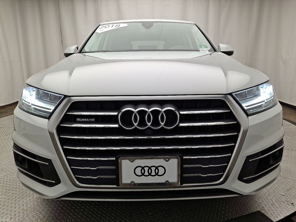 Used 2018 Audi Q7 Prestige with VIN WA1VAAF78JD029375 for sale in Eatontown, NJ