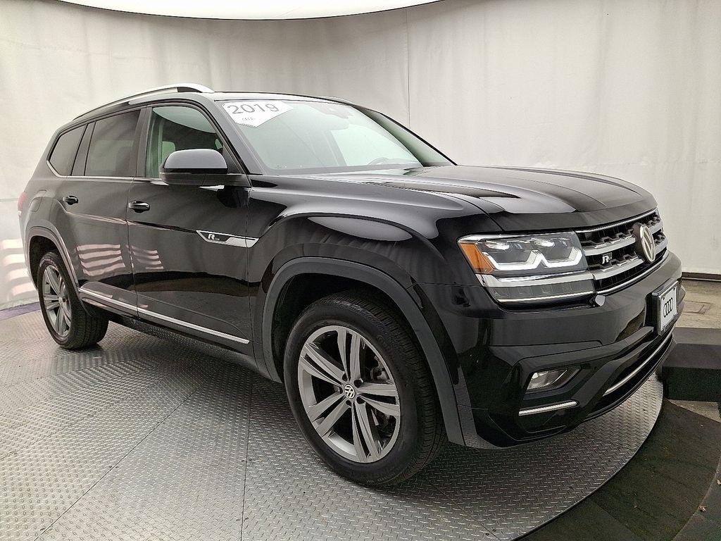 2019 Volkswagen Atlas V6 SE R-Line photo 2