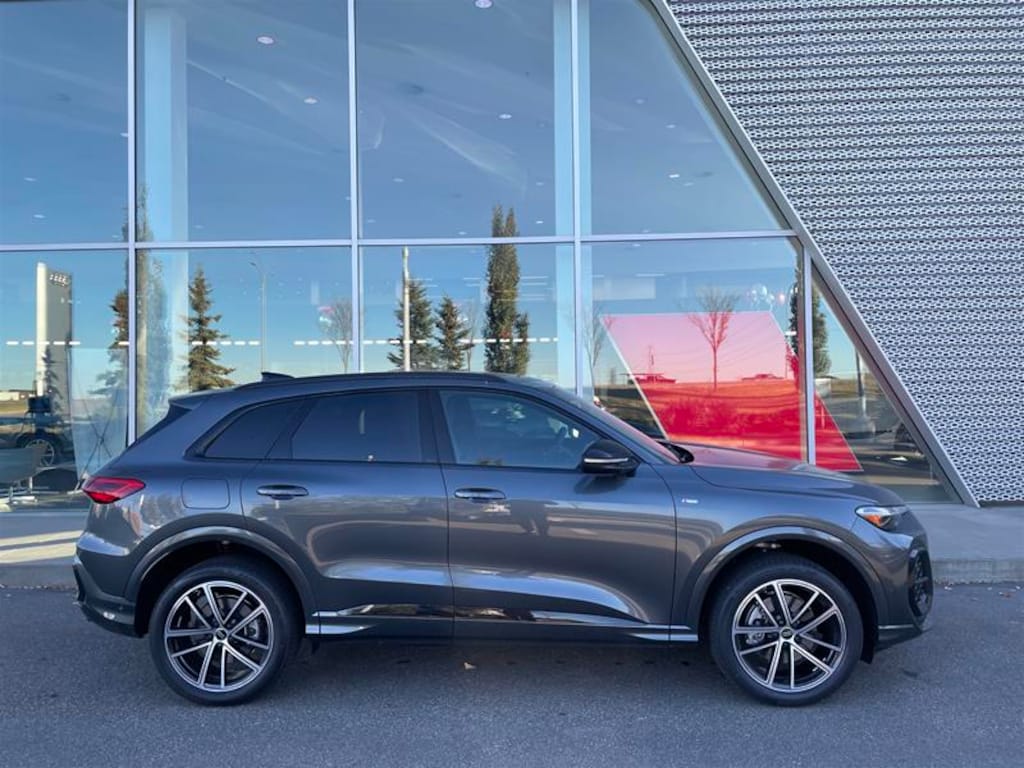 New 2025 Audi 2.0T Progressiv SUV