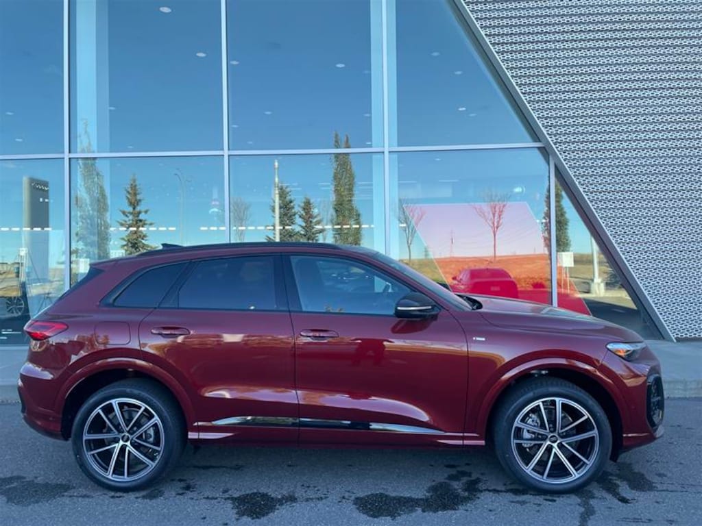 New 2025 Audi 2.0T Technik SUV