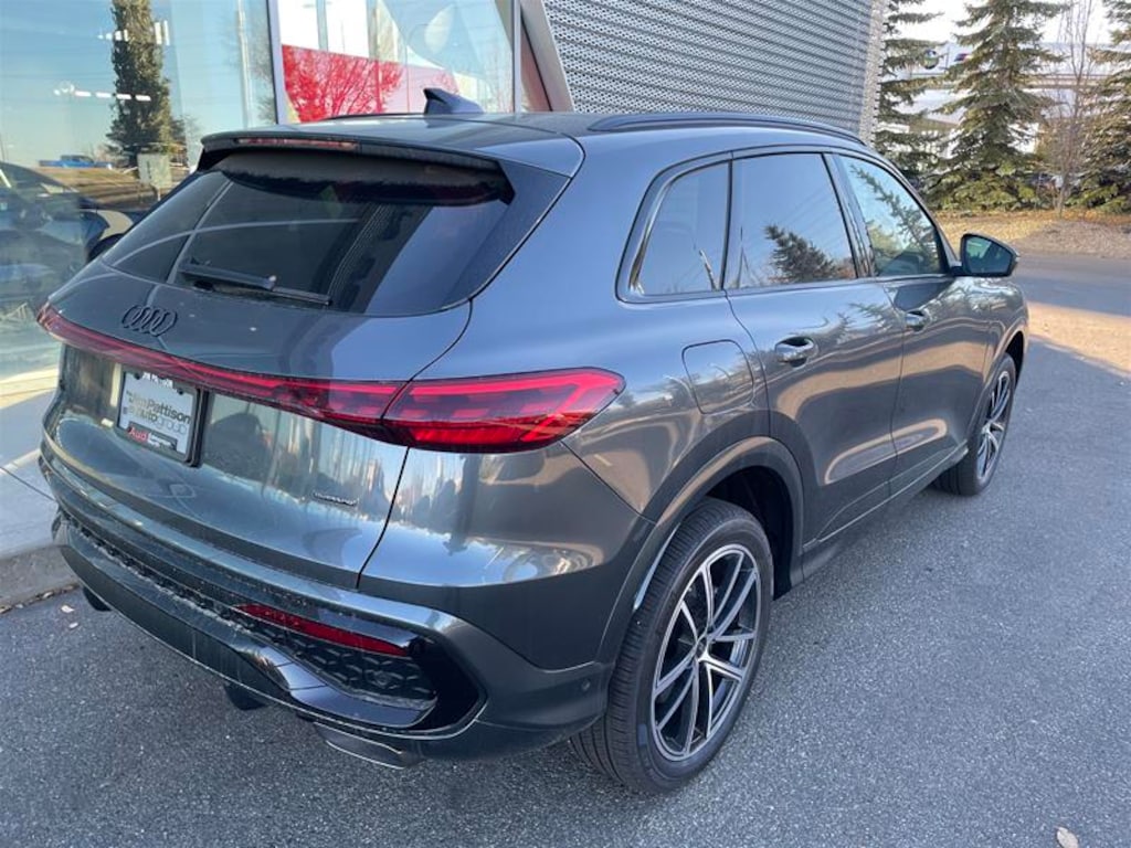 New 2025 Audi 2.0T SUV