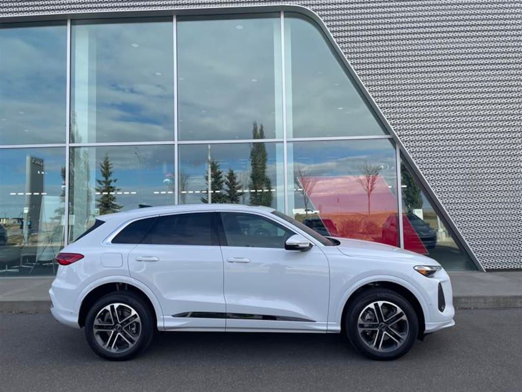 New 2025 Audi 2.0T SUV