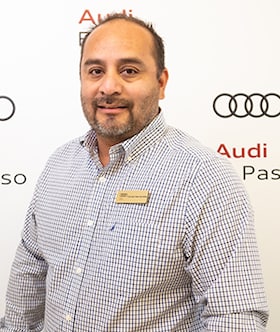 Staff member Carlos Hernandez from ID_99d68fbd5192