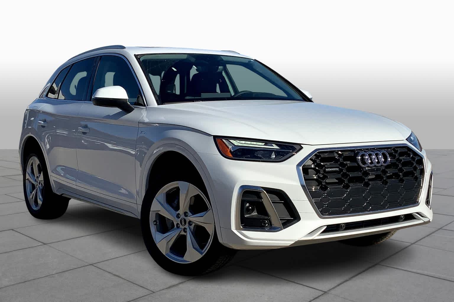 2025 Audi Q5 45 S line Premium Plus photo 2