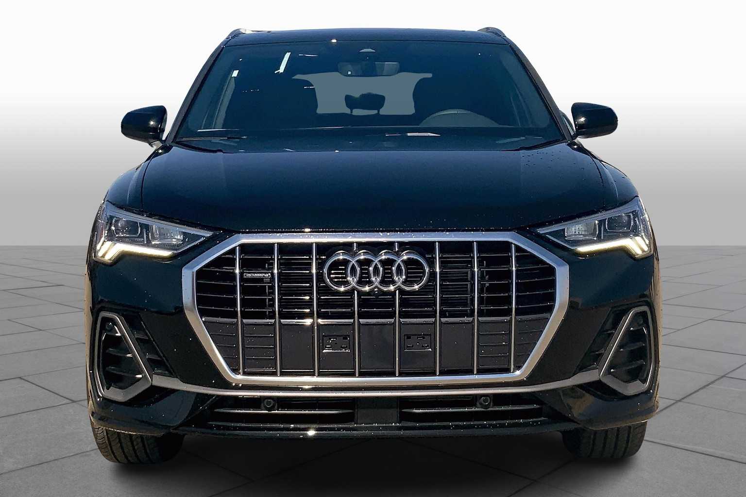 2025 Audi Q3 45 TFSI S line Premium Plus photo 2