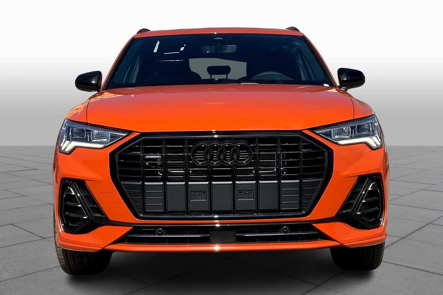 2025 Audi Q3 45 TFSI S line Premium photo 3
